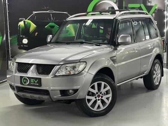 MITSUBISHI PAJERO TR4 2.0 4X2 16V 140CV FLEX 4P MANUAL MITSUBISHI PAJERO TR4 2.0 4X2 16V 140CV FLEX 4P MANUAL
